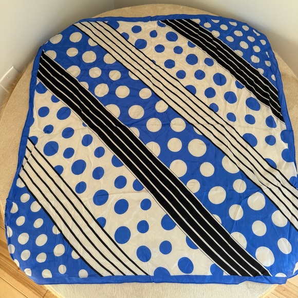 Accessories - Blue and White Polka Dot Blanket